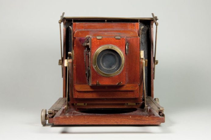 21.01.OM22 - Thornton Pickard Triple extension plate camera 6.5 x 4.5 plate