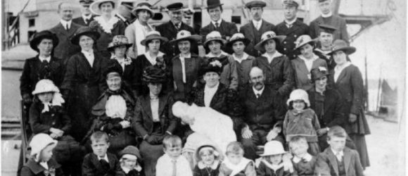 L 10,404_4 HMS Victorious